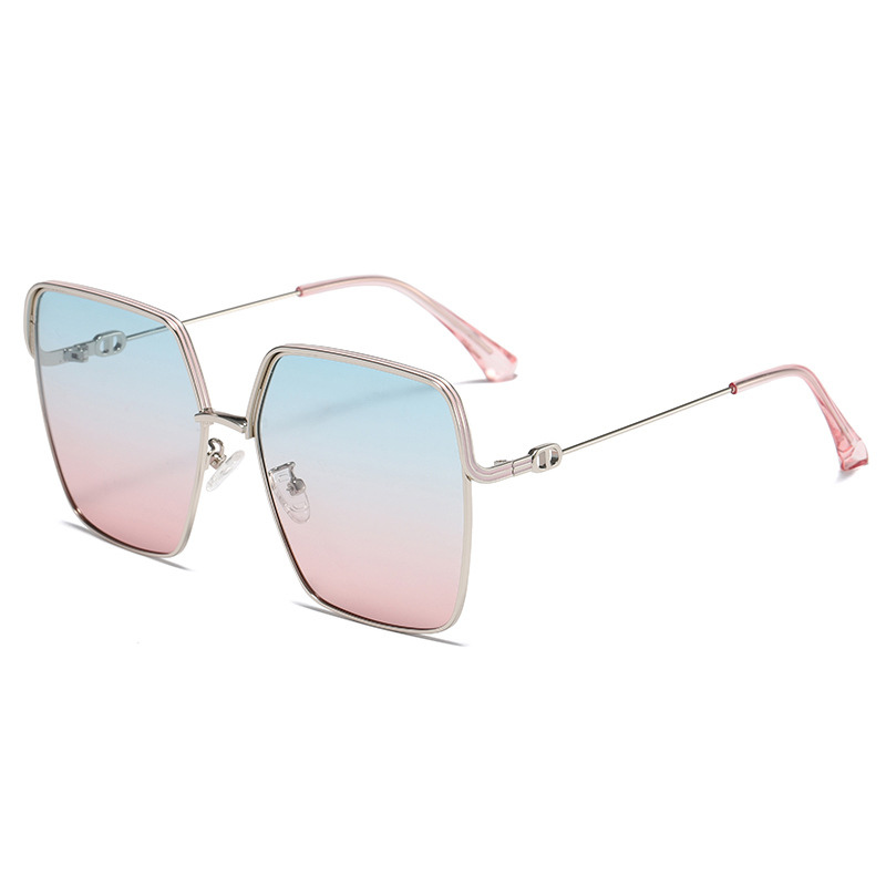 Women’s Gold Frame Polarized Sunglasses